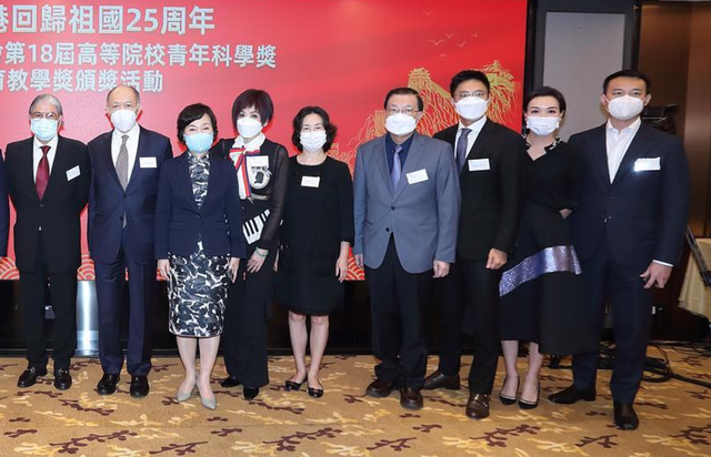 年纪小却有气场的女生，年纪轻轻就有强大气场的人（身高最矮气质却高贵霸气）