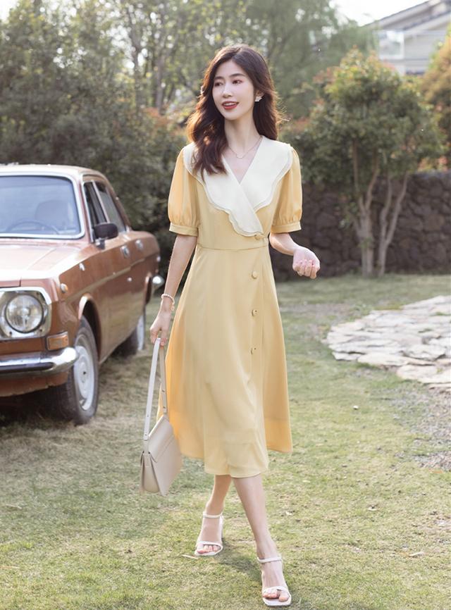 连衣裙搭配什么鞋子好看图片，穿连衣裙配什么鞋子会更好看（夏天穿裙子配这3双就够了）