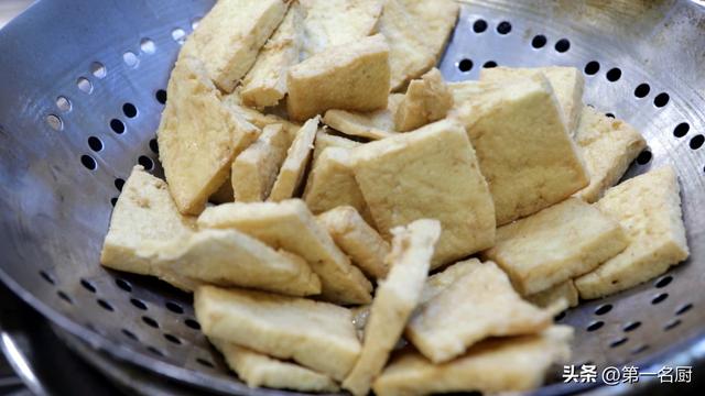 蛋黄豆腐做法介绍，蛋黄豆腐（分享5种豆腐最好吃做法）