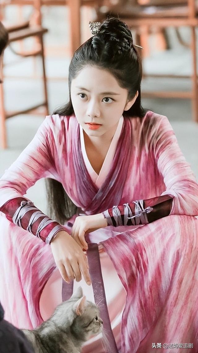 请叫我总监谭松韵家里各种奖项，谭松韵9部热播剧你看过几部