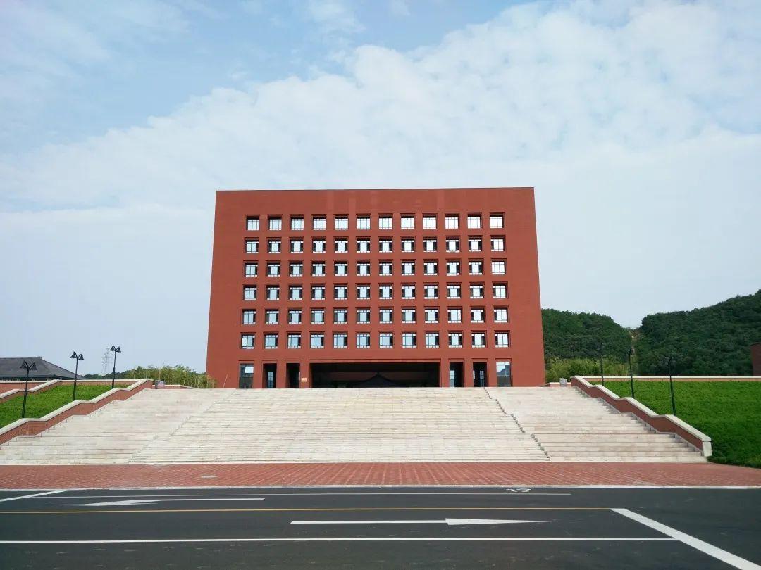 浙江大学主校区(浙江大学各个校区简介)