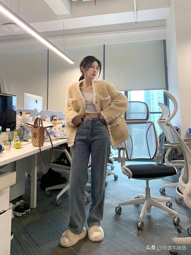 宽松直筒裤搭配什么上衣，宽松直筒裤搭配什么上衣好看（“小香风+直筒裤”）