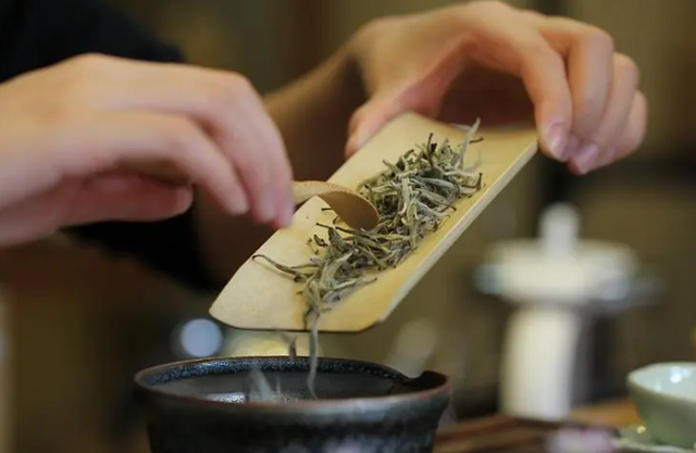 泡茶步骤教学，泡茶的过程以及怎样做（教你通用版泡茶手法）