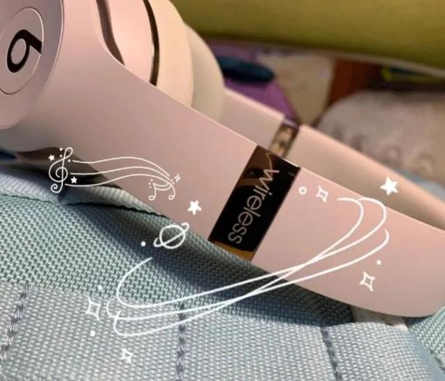 女朋友送的礼物怎么发朋友圈，收到女朋友礼物发朋友圈文案（<2022>520送女朋友什么礼物比较有意义）