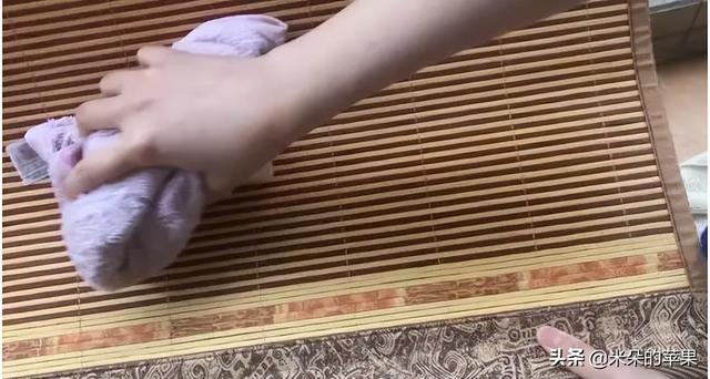怎么挑选草席，怎么挑选草席的好坏（不然娃出疹子长痱子易伤皮肤）
