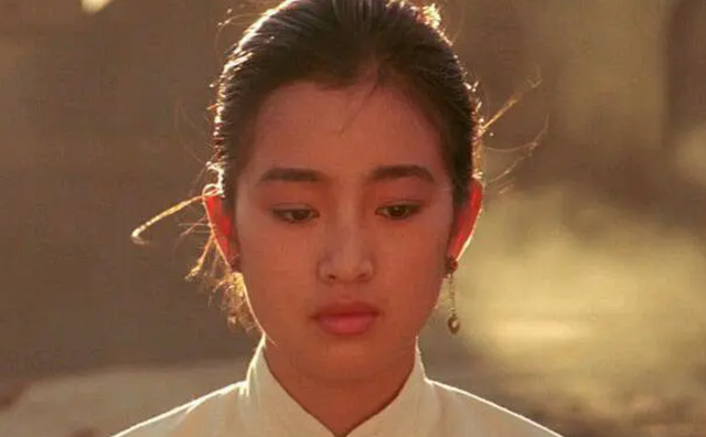 盘龙卧虎高山顶的演员，盘龙卧虎高山顶的演员是谁（把汤唯和蒋勤勤等女星放在一起）