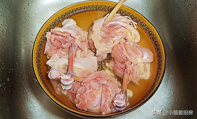 最简单炸鸡腿的做法，家常炸鸡腿怎么做（炸鸡腿这样做好吃）