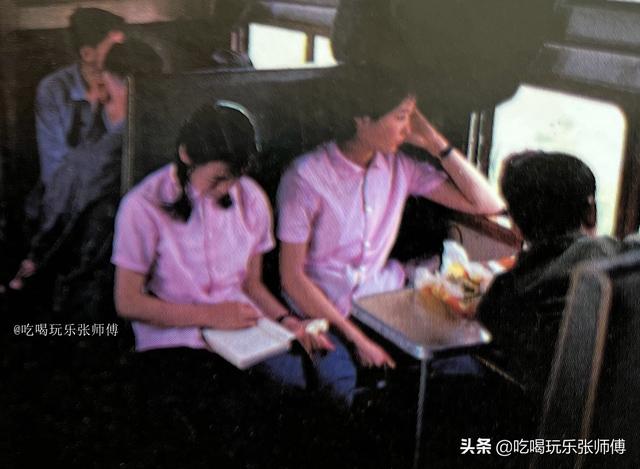 火车餐厅在几号车厢，绿皮火车餐厅在几号车厢（40年前的火车餐车）