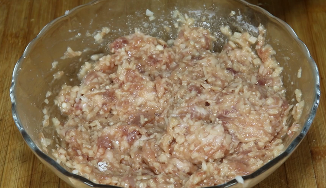 肉丸子怎么做又滑又嫩，肉丸子如何做的又嫩又滑（这才是肉丸子正确做法）