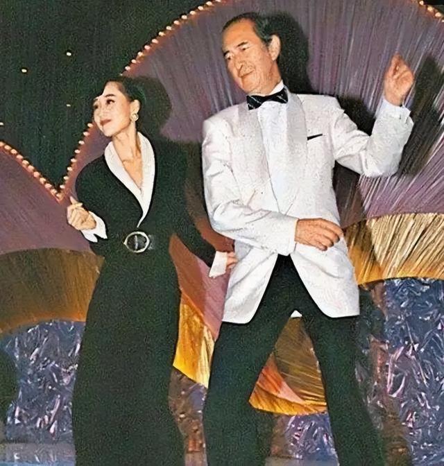 李连杰的真实身份轰动全，李连杰的真实身份轰动全国 localhost（如今甘愿把20亿资产给利智）