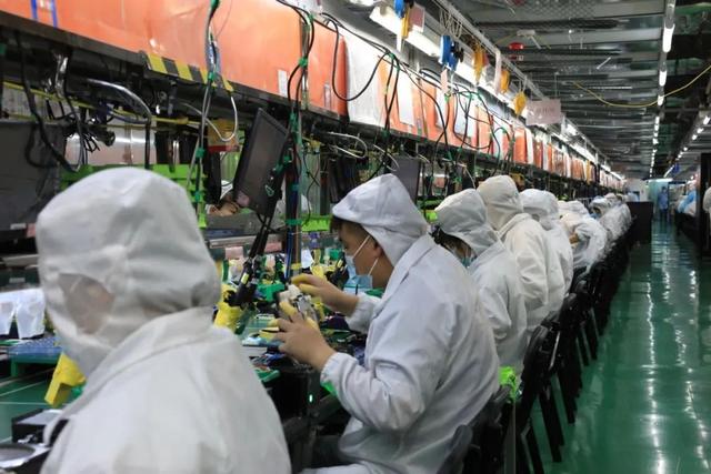 富士康招聘条件，富士康招聘有什么要求（郑州富士康工厂：将继续招工）