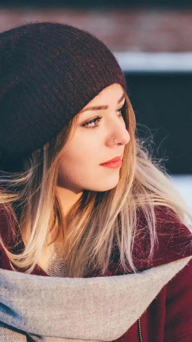 欧美个性时尚美女图片_超好看美女图片，好看美女图片 头像 侧面（美图，自信优雅的欧美少女图片）