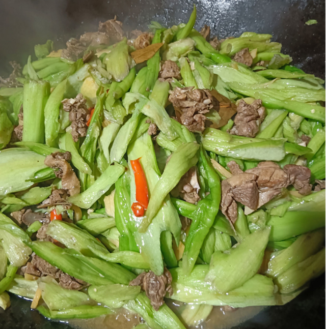 水芋头腌制方法，腌制芋头的方法（一片叶子可以做一盘菜）