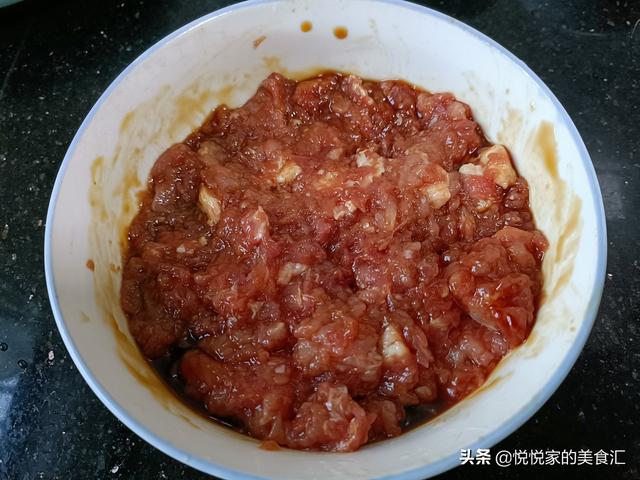 红萝卜焖肉怎么做，萝卜焖肉怎么做好吃（天越冷越该多吃这菜）