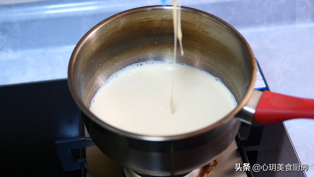 如何制作牛奶鸡蛋布丁，制作牛奶鸡蛋布丁的原理（教你在家自制焦糖布丁）