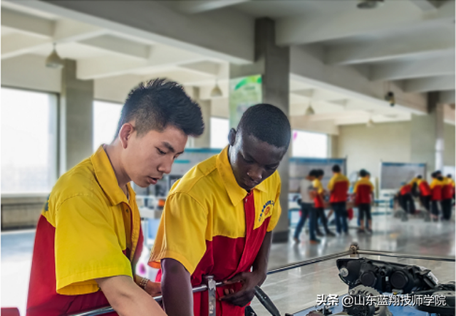 请问学家电维修到哪里，学家电维修赚钱吗（学汽修的正规学校学费多少）