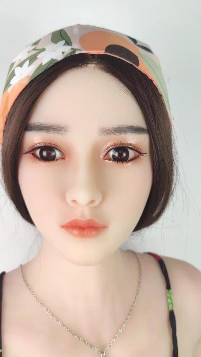 软胶和硅胶的区别，软胶和硅胶的手机壳哪个好（如何挑选合适的娃娃）