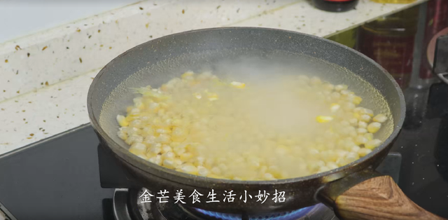 新鲜玉米怎么保存，新鲜玉米怎么保鲜保存多久（不要再直接放进冰箱里了）