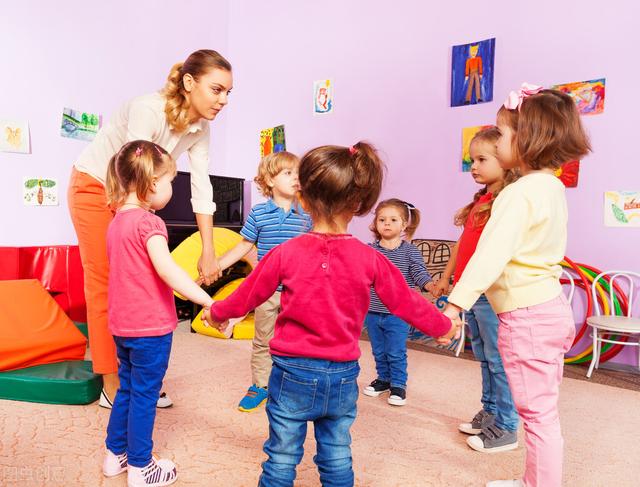 幼儿园小班育儿知识，幼儿园小班育儿知识图片（帮助新生入园不哭也不闹）