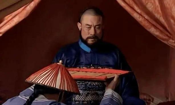 清朝十二帝的贡献，为何康熙被认为是最突出的