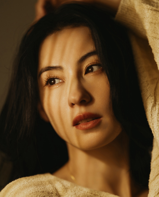 张柏芝三胎是谁的，争执一个钟全家被赶下机