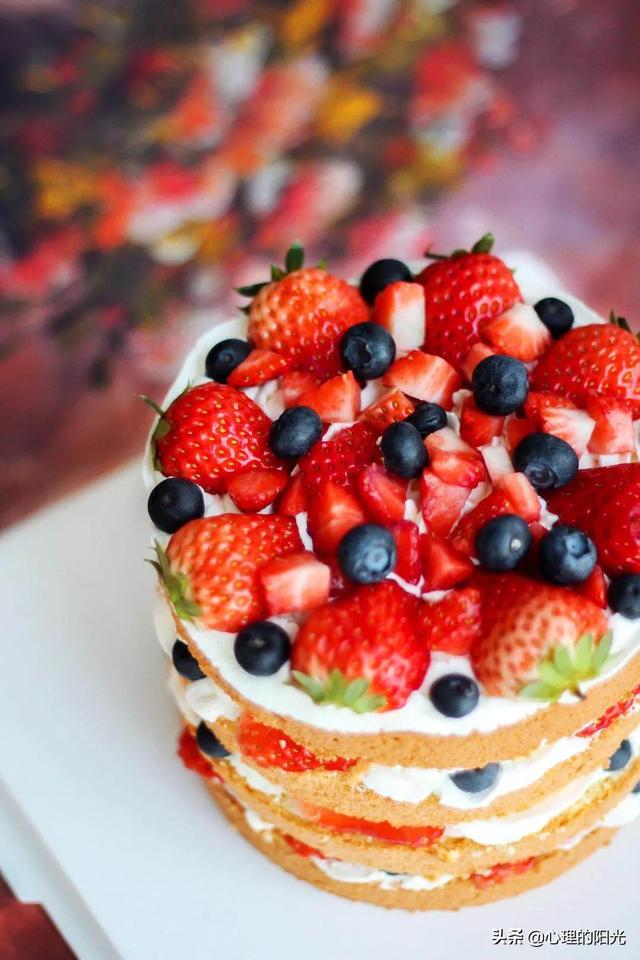 8英寸蛋糕有多大，8英寸多大（生日蛋糕的秘密）