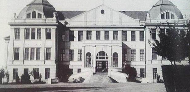 余美颜摩登情书内容是什么，余美颜摩登情书全文免费（美女作家余美颜削发为尼）