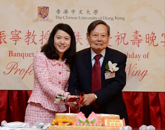 18年后，才明白了当年翁帆为何不顾反对嫁给大54岁的杨振宁