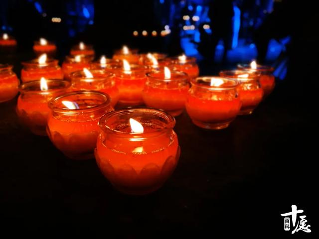 一句许愿灯祝福语，许愿灯的祝福语怎么写法（让我们随星云大师《献灯祈愿文》）