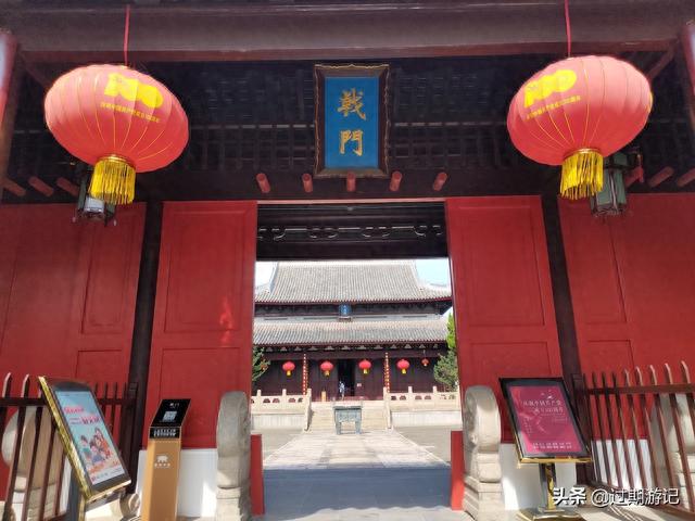 它是上海仅存的三座学宫之一，也是上海100个乡土文化符号之一