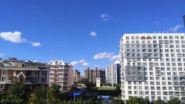 云南养老买房子哪里最好，云南省最适合养老居住的地方（云南有一座低调的旅居养老城市）