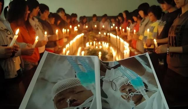 两岁小悦悦事件过程，那个被车撞倒、18人路过无视的两岁女童小悦悦