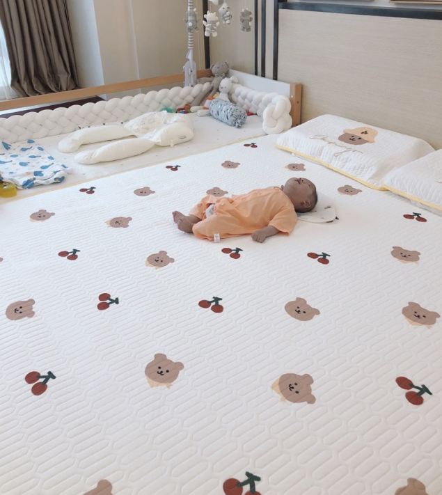 夏天穿什么料子的衣服最舒服凉快，夏天穿什么布料的衣服最舒服最好（竹席、牛皮席、乳胶席、冰丝席哪种最凉快）