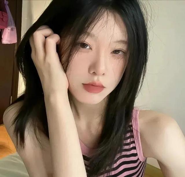 腹肌图片真实图不带脸，男生腹肌照片头像。微信（头像，帅哥美女，腹肌）