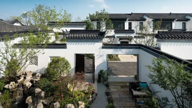 贵阳中学排名前十的学校，2021年贵阳高中排名前十（贵阳楼市2021年）