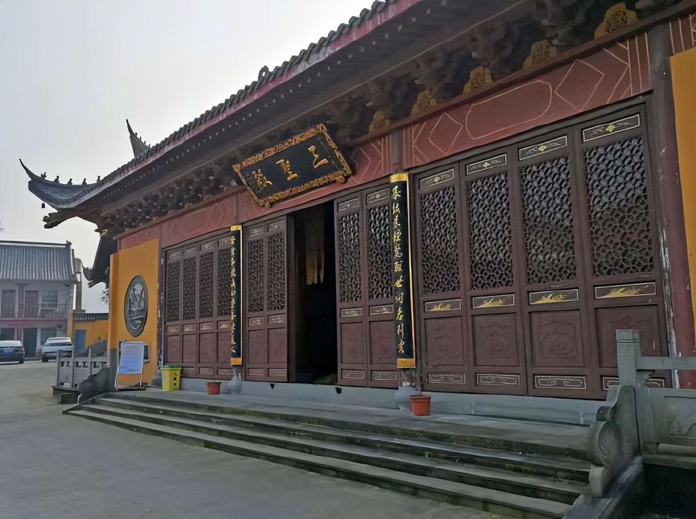 凤凰山上东岳寺