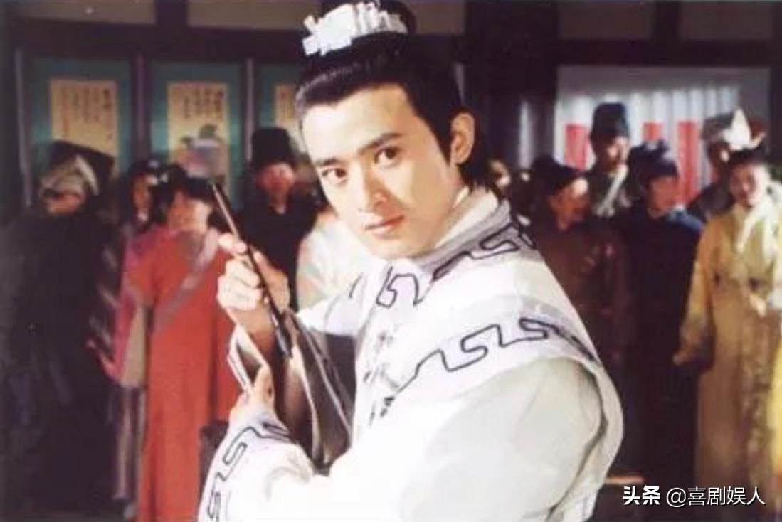 同样是过气艺人，有人退圈当百亿 明星总裁(关于明星总裁的简介)