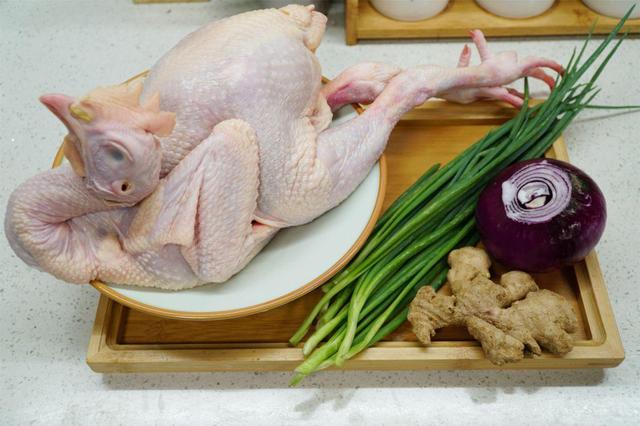 夏天可以吃羊肉吗，夏天可以吃羊肉吗 夏天清炖羊肉怎样做（建议少吃猪肉羊肉）