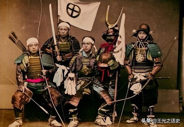 日本天皇的权力到底有多大，日本天皇的权力大吗（为什么日本天皇却能做到万世一系）