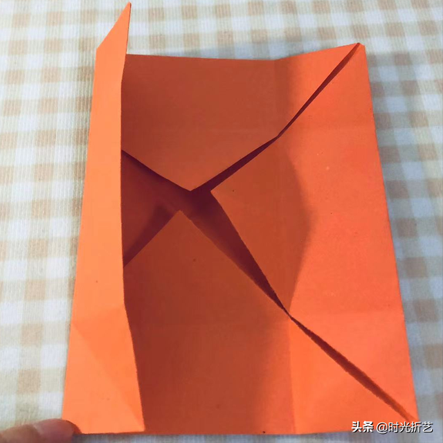 怎么用纸做一个盒子，怎样用纸来制作盒子（折纸教程之纸盒）