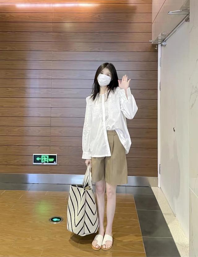 卡其色裤子配什么颜色鞋子，白色裤子配什么鞋子好看（卡其色短裤搭配什么颜色上衣好看）