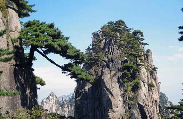 中国出名的旅游景点有哪些，国内著名的旅游景点有哪些（中国旅游必去十大景点）