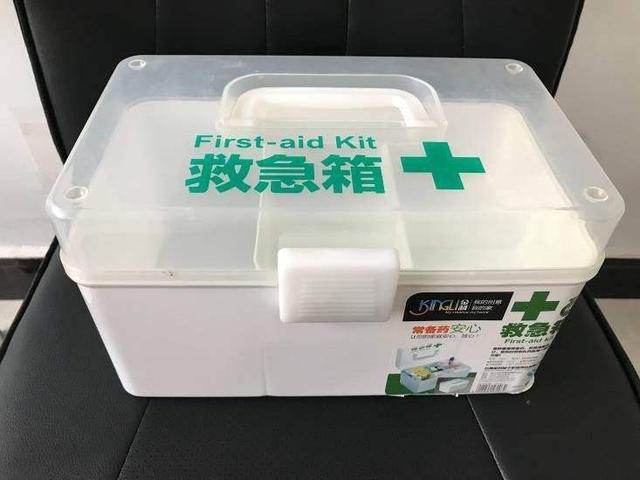 医药箱里必备物品，家庭急救箱必备物品