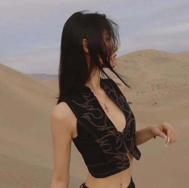 ins女生头像/时尚/高级感/2021/成熟，女生头像ins高级质感身材微信（ins风/高质量成熟女生头像）