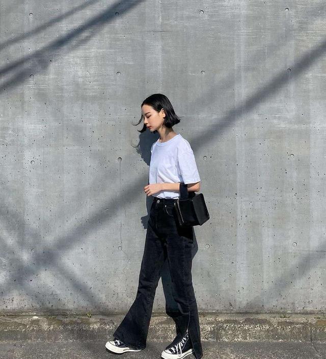 女生极简风穿搭图片，什么是极简风穿搭（让你轻松提升品位）