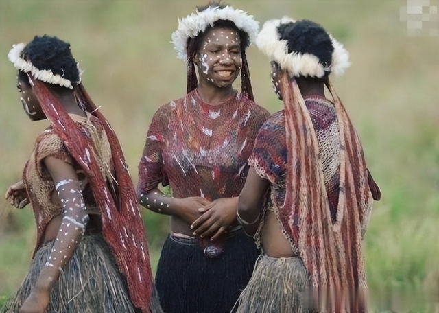 亚马逊雨林女性部落,亚马逊雨林女性部落亚马孙族矮部落人(整个部落全