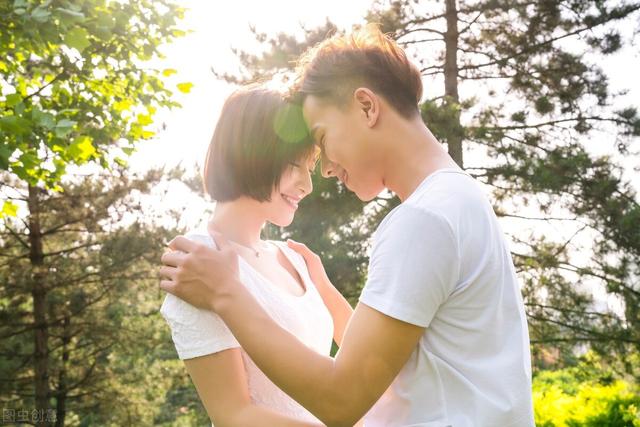 春暖花开奔你而来✨✨，春暖花开夏日炎炎秋高气爽冬雪皑皑音译（春暖花开，奔你而来图片）