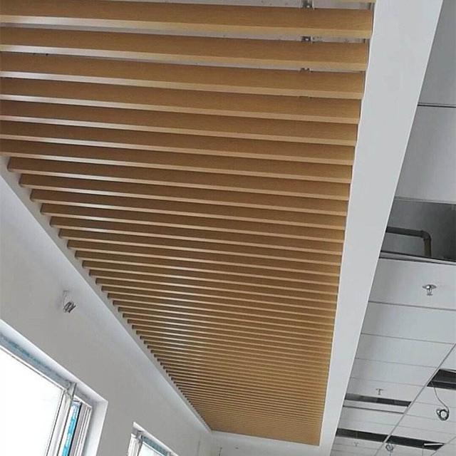 格栅吊顶的特点，木格栅吊顶工艺（木纹铝格栅吊顶）