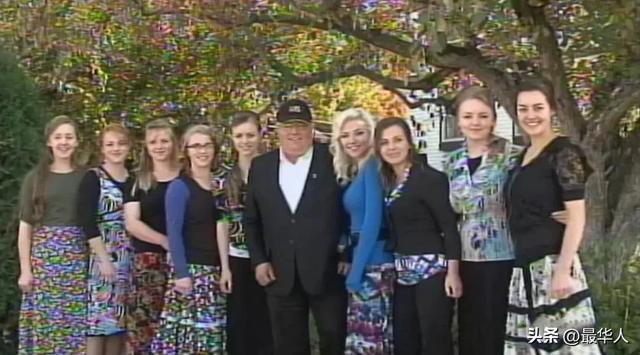 诡异笑容图片吓人，十大诡异笑容（为何会在法庭上露出诡异笑容）