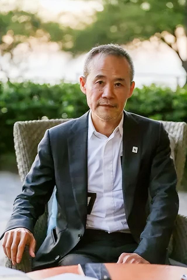 关于王石的简介，王石简介及人生经历（他再婚娶美女演员）